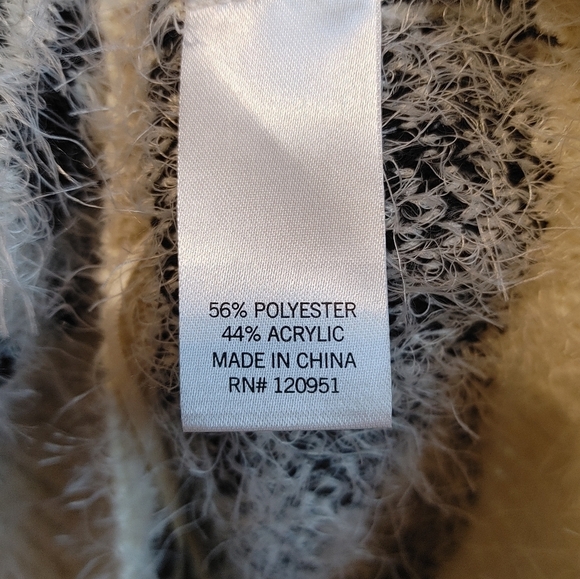 Oversized Leopard Sweater - Picture 8 of 11